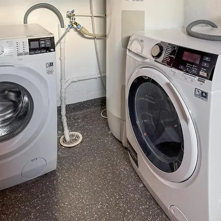 1 Bedroom Stunning In *